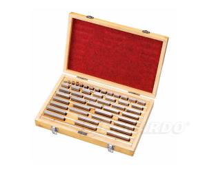 Bernardo Sine setting-up gage block set for QGJ 100